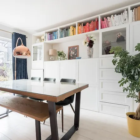 Welcoming 4bd House With Garden In Dublin