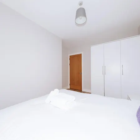 Bright 2bd Flat With Private Balcony - Apartmán Dublin