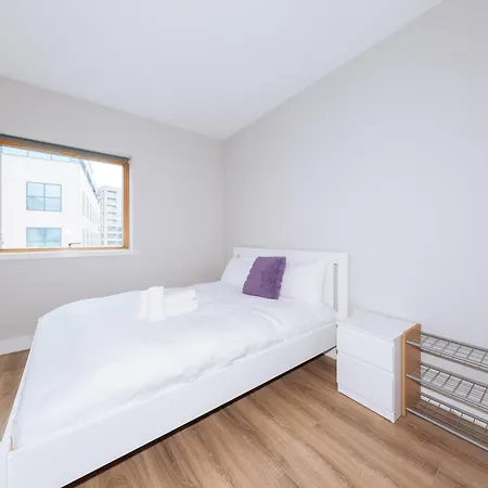 Apartmán Bright 2bd Flat With Private Balcony -