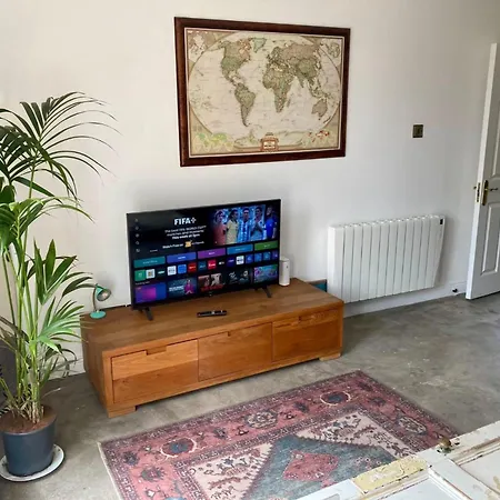 2 Bed City Centre Penthouse With Cathedral Views *