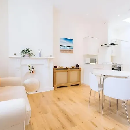 Lovely 2bd In Citycenter Apartment *