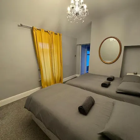 Luxury Triple Near Croke Park - 2 Guest house *