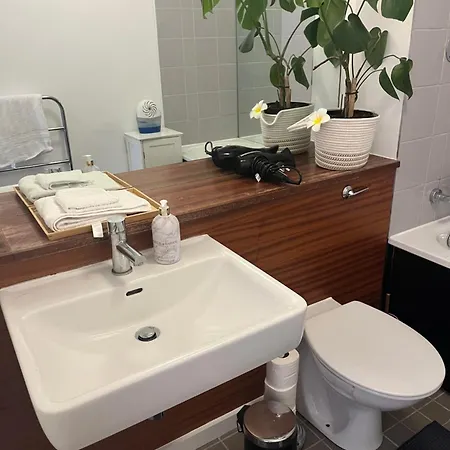 The King Size Bed And Private Bathroom Séjour chez l'habitant *