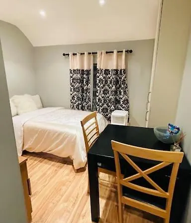 Small Mins Walks To Centre Apartment *