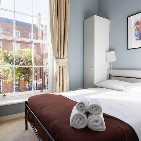 Lejlighed 2bed Flat With Private Balcony And Fireplace