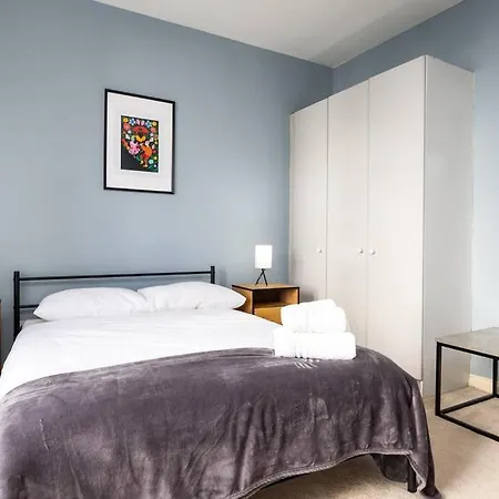 2bed Flat With Private Balcony And Fireplace Lejlighed