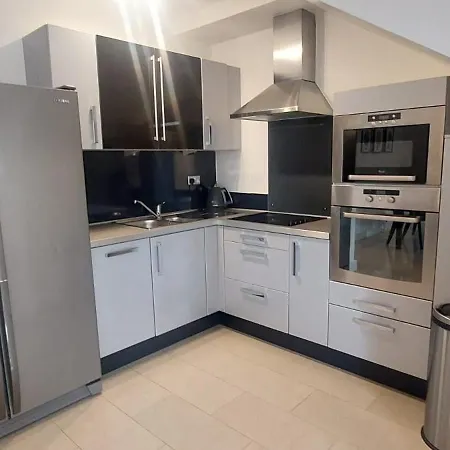 Apartment Elegantly Refurbed 2bd In Shankill - 3km From Bray *