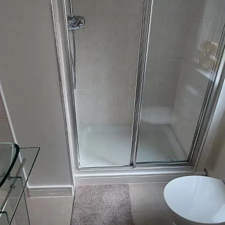 Elegantly Refurbed 2bd In Shankill - 3km From Bray Apartment Dublin