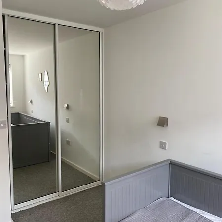 Flat Apartment *