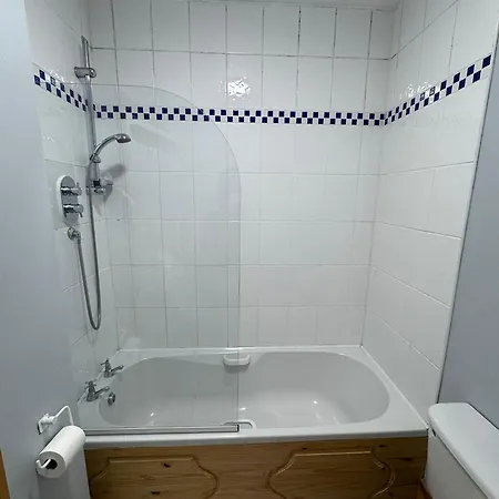 Lägenhet Modern Good Distance From And Airport 4people Dublin