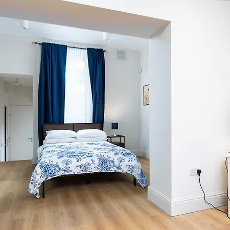 Modern Apt-23min Walk To Castle Apartment *