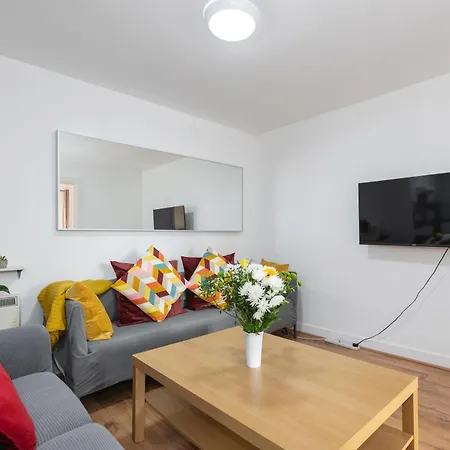 Spacious 3-bed In Center Lägenhet Dublin