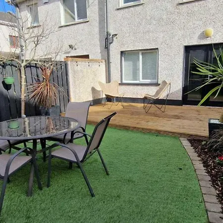 Dom wakacyjny Refurbed Modern & Stylish 3bd - Garden Pets Ok