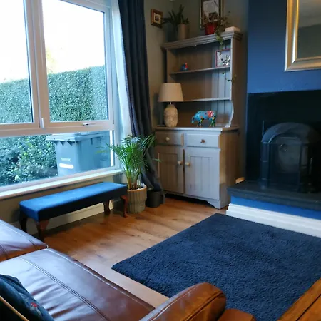 4 Bed Modern Spacious House South 펜션