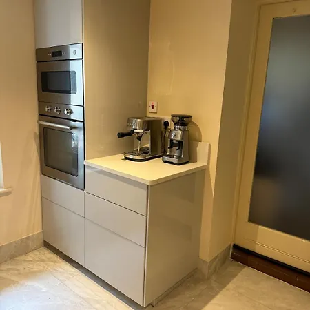 Apartman Dun Laoghaire Coastal Retreat & Hidden Getaway *