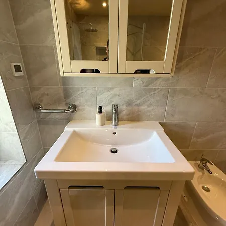 Dun Laoghaire Coastal Retreat & Hidden Getaway Apartman