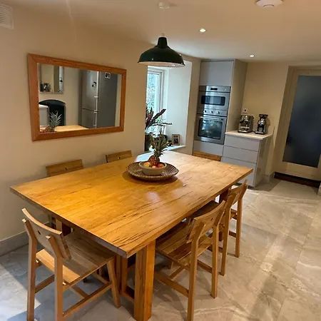 Apartman Dun Laoghaire Coastal Retreat & Hidden Getaway