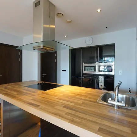 A One-bedroom Cook Apartamento *