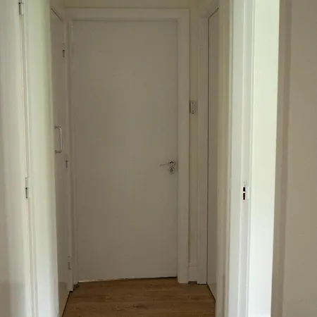 Lägenhet Comfortable 2-bedroom Near Airport