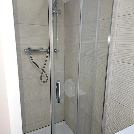 Casa vacanze Modern 4-5 Bedroom House *