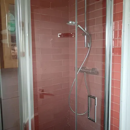 펜션 4 Bed Modern Spacious House South *