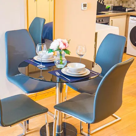 Appartement Cosy Flat Off Centre