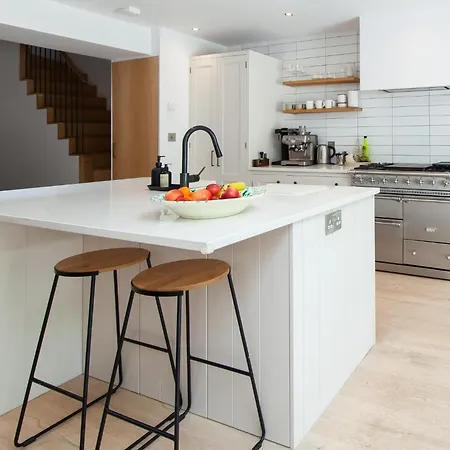 Beautiful And Spacious In South Circular Rd Tatil Evi