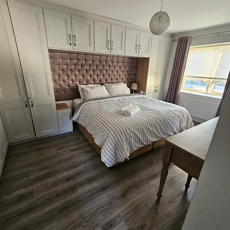 Casa vacanze Modern 4-5 Bedroom House