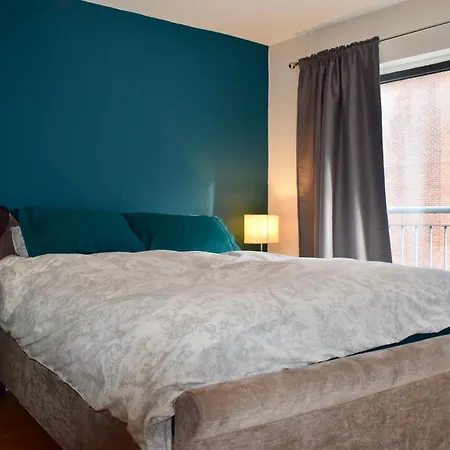 Spacious Centre Apartment