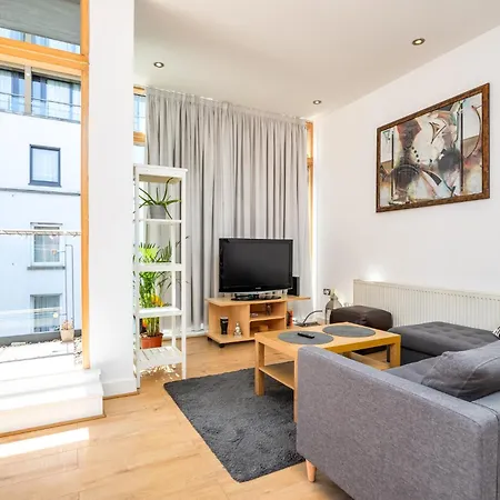 3 Bed In Centre 10min To Spire Lejlighed