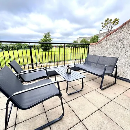 Comfy 3bd & Airport Access Διαμέρισμα *