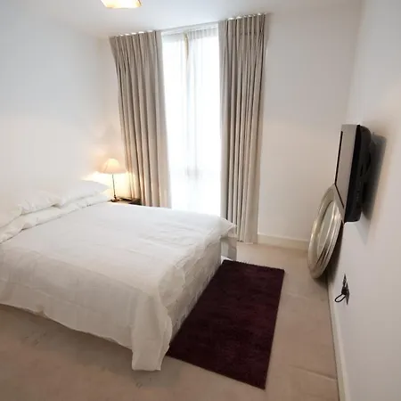 Waterfront - Superb Interior Lejlighed