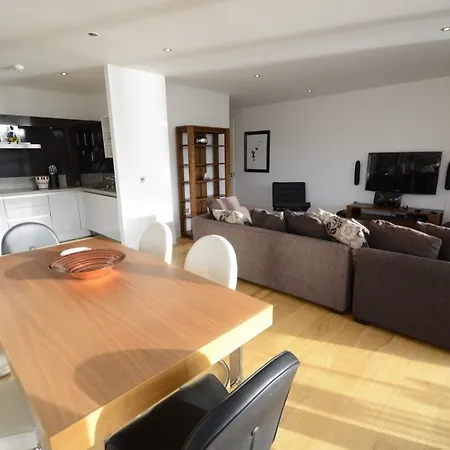 Waterfront - Superb Interior Lejlighed