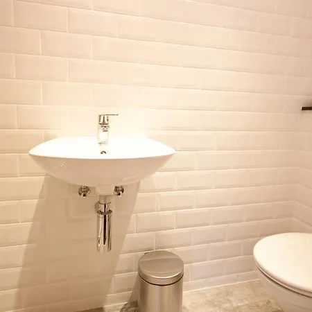 Ifsc City Apartment