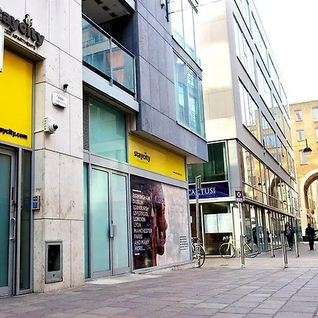 Staycity Millennium Walk アパートホテル 3*