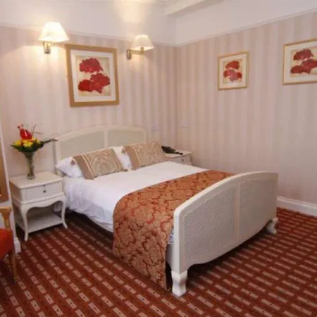 Hotel Waltons 3*