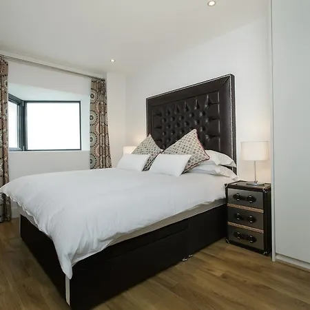 Cathedral Court Apartament *