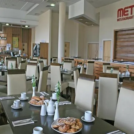 ترافيلودج دبلين إيبروت ساوث 3* Collinstown (Santry)