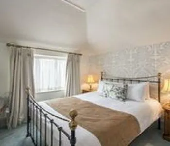 Barry's Hotel 2*
