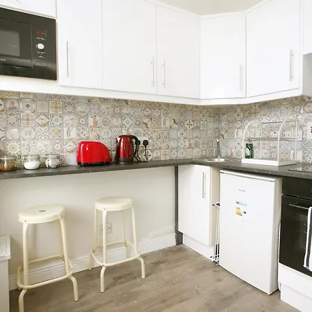 Amiens Street - 4 Apartment