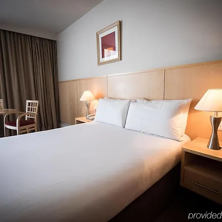 ترافيلودج دبلين إيبروت ساوث 3* Collinstown (Santry)