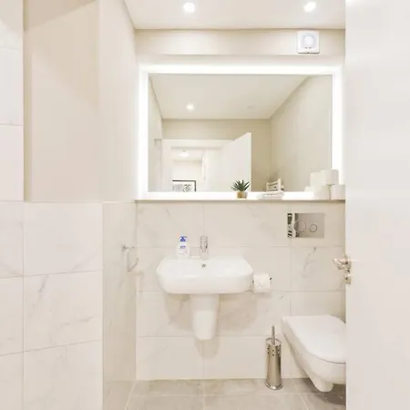 1 Bedroom Near The Aviva Stadium Sleeps 4 Apartment