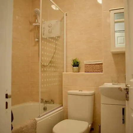 Modern One Bedroom Flat In Apartament *