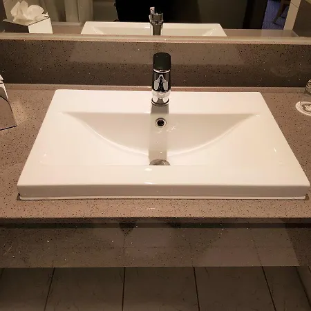 מלון Maldron Hotel, Newlands Cross 4*