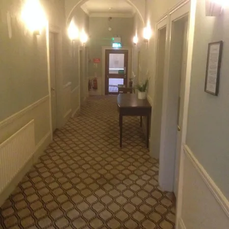 Hotel Barry's 2*