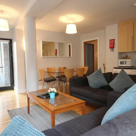 Ellis Quay Apartment *