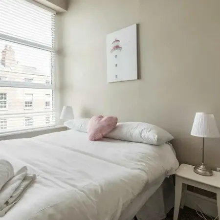 Apartment New Georgian Self-catered At The Spire Dublin