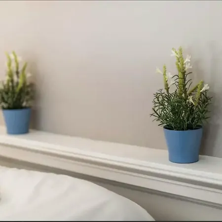 New Georgian Self-catered At The Spire Apartment *