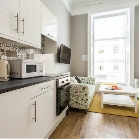 New Georgian Self-catered At The Spire Apartment *