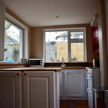 3 Bedroom House With Free Parking * Dublino